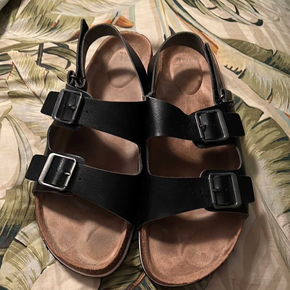 Time & Tru Sandals